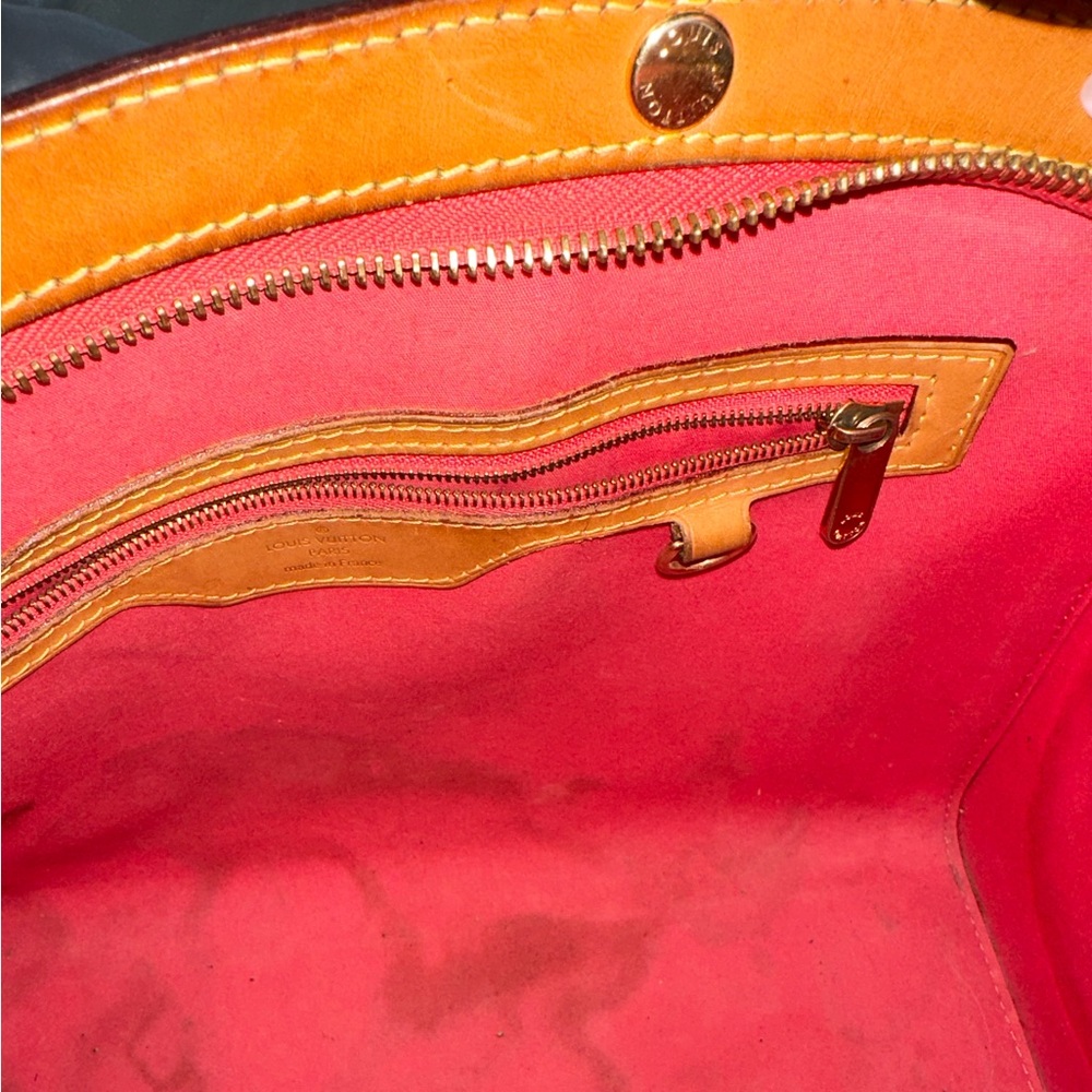 Louis Vuitton Vernis Coral Bag - Picture 8 of 10